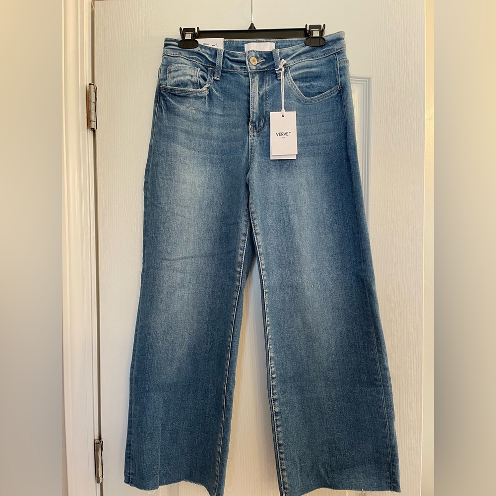 Vervet Women's cropped wide leg Jeans